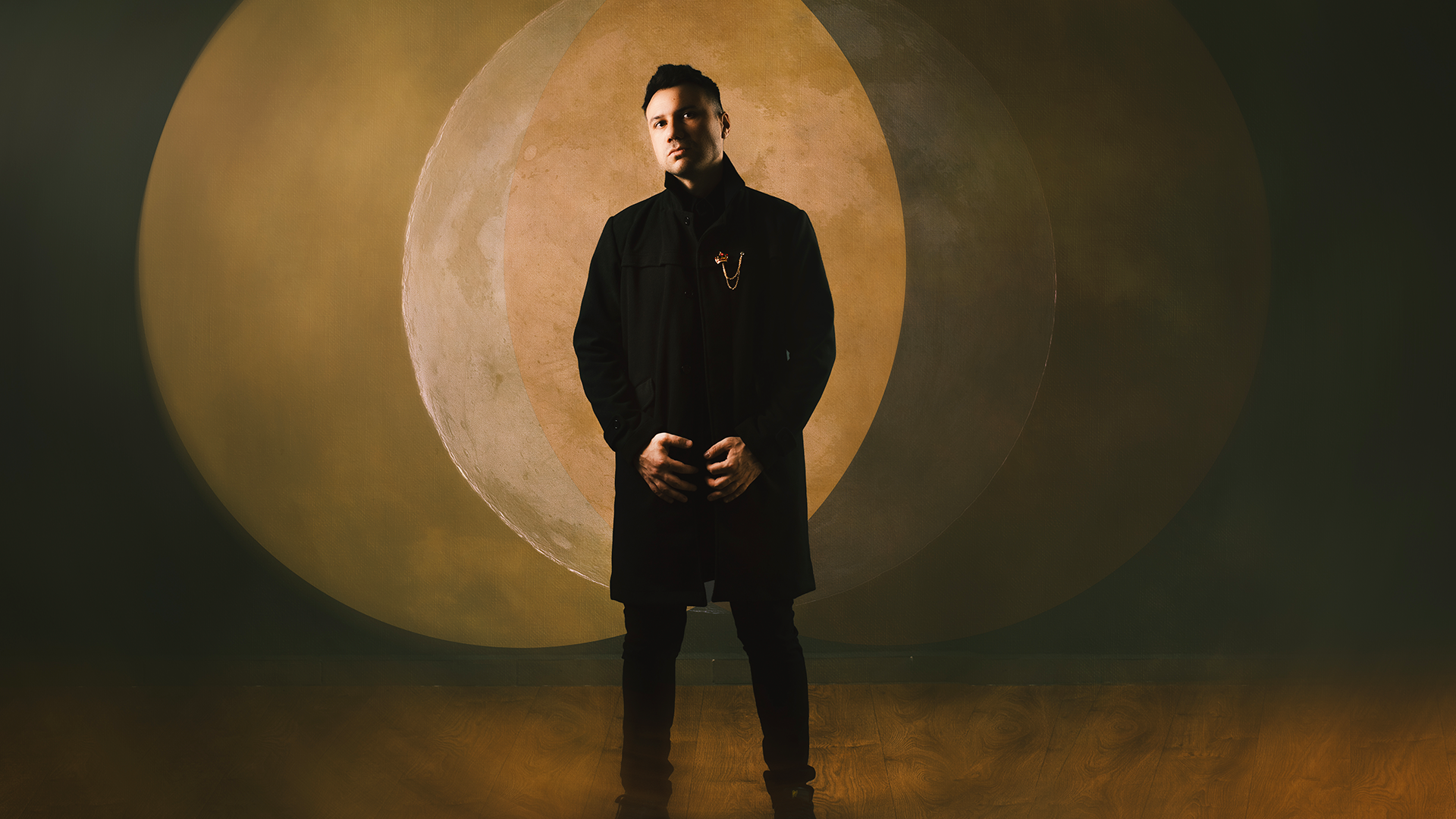 ADRIÁN BENEGAS estrena su NUEVA CANCIÓN "Mil Lunas"